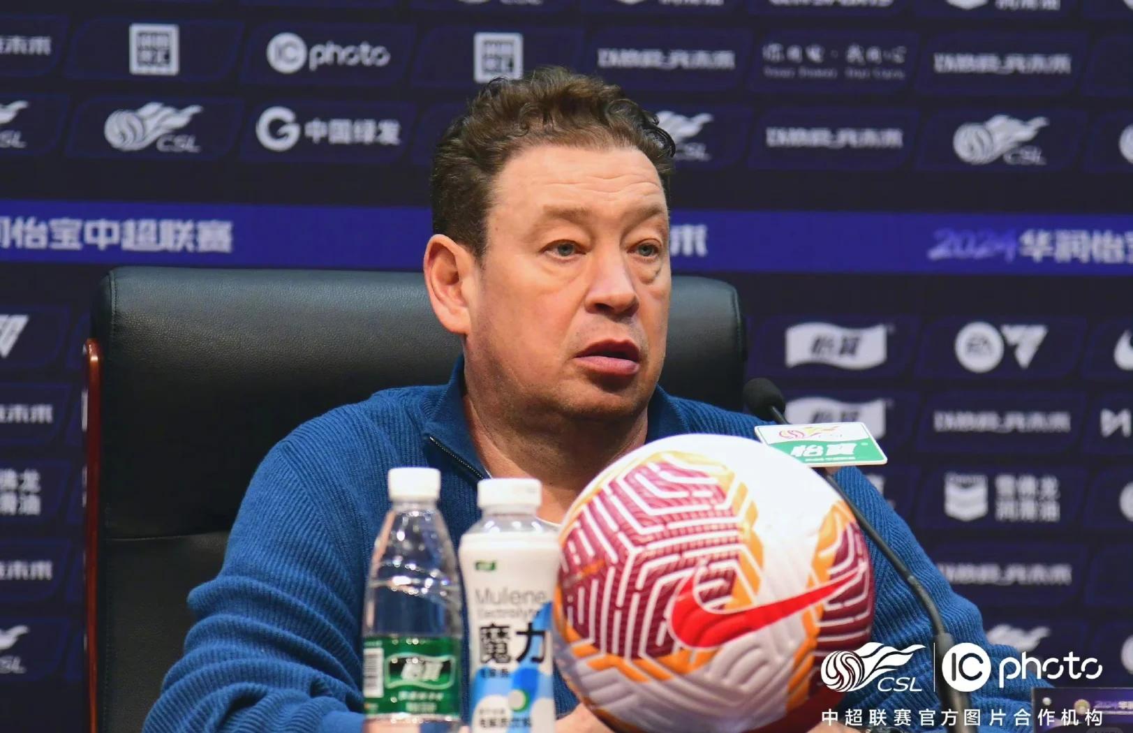 开云体育官方网站-包含苏宁凭借个人进球险胜亚泰，取得连胜的词条