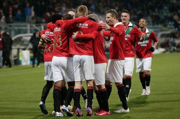 开云体育-阿贾克斯客场险胜,扩大荷甲领先优势