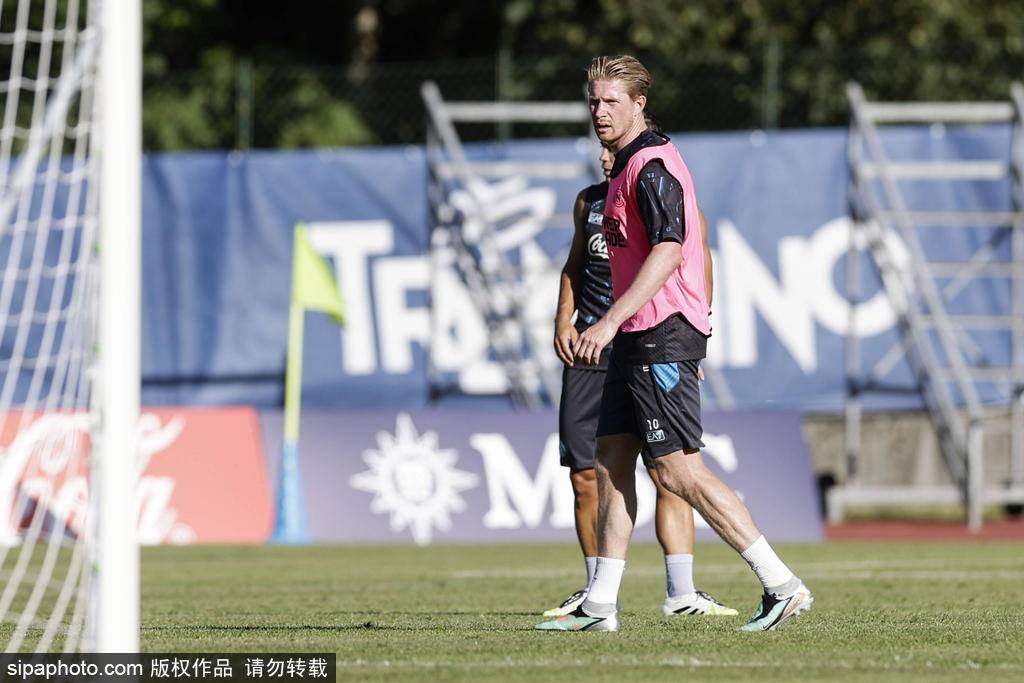 意大利传奇球星现身比赛现场! 意大利传奇球星现身比赛现场!