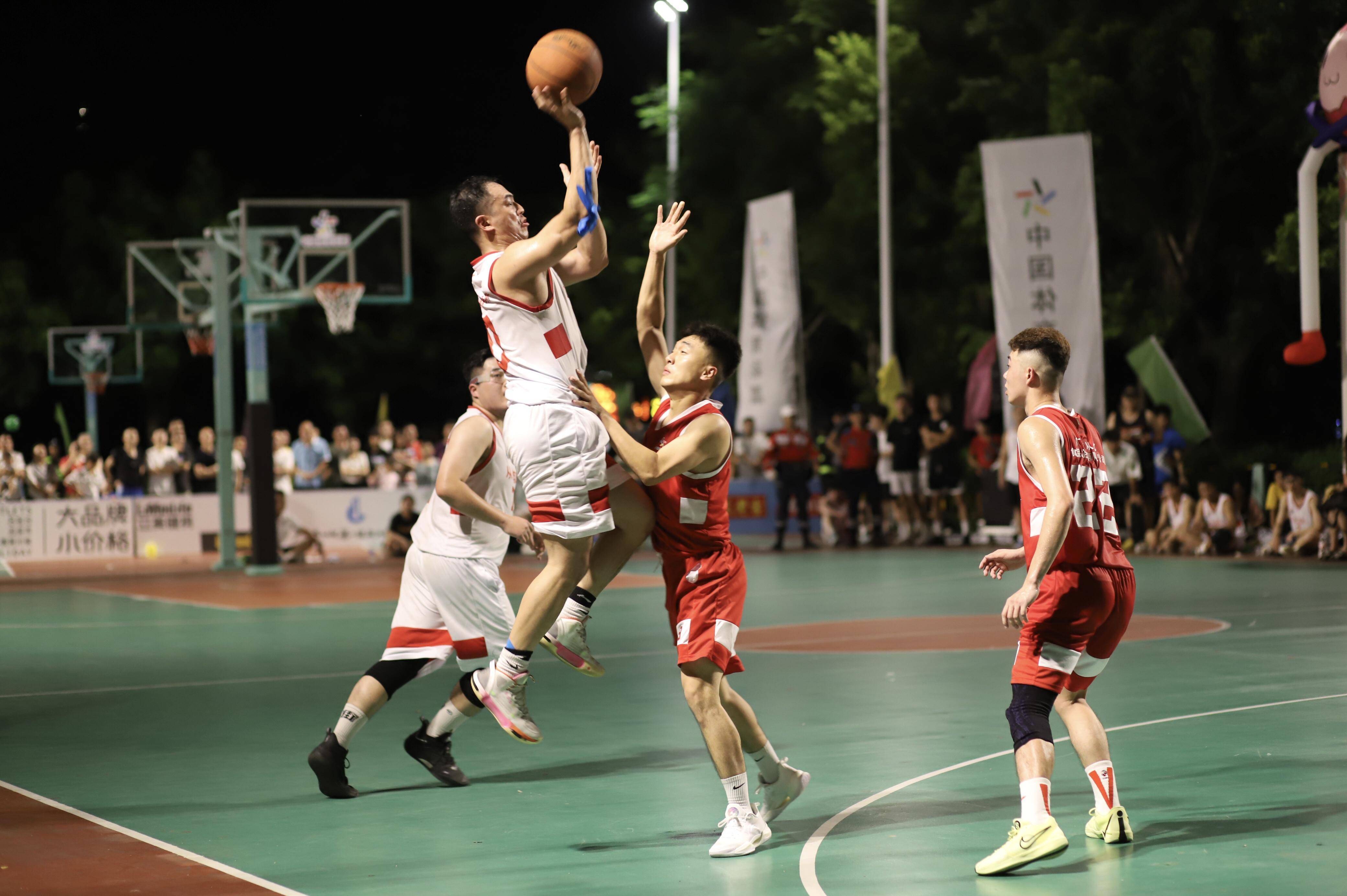 开云体育下载-世界范围内的篮球赛事吸引众多球迷