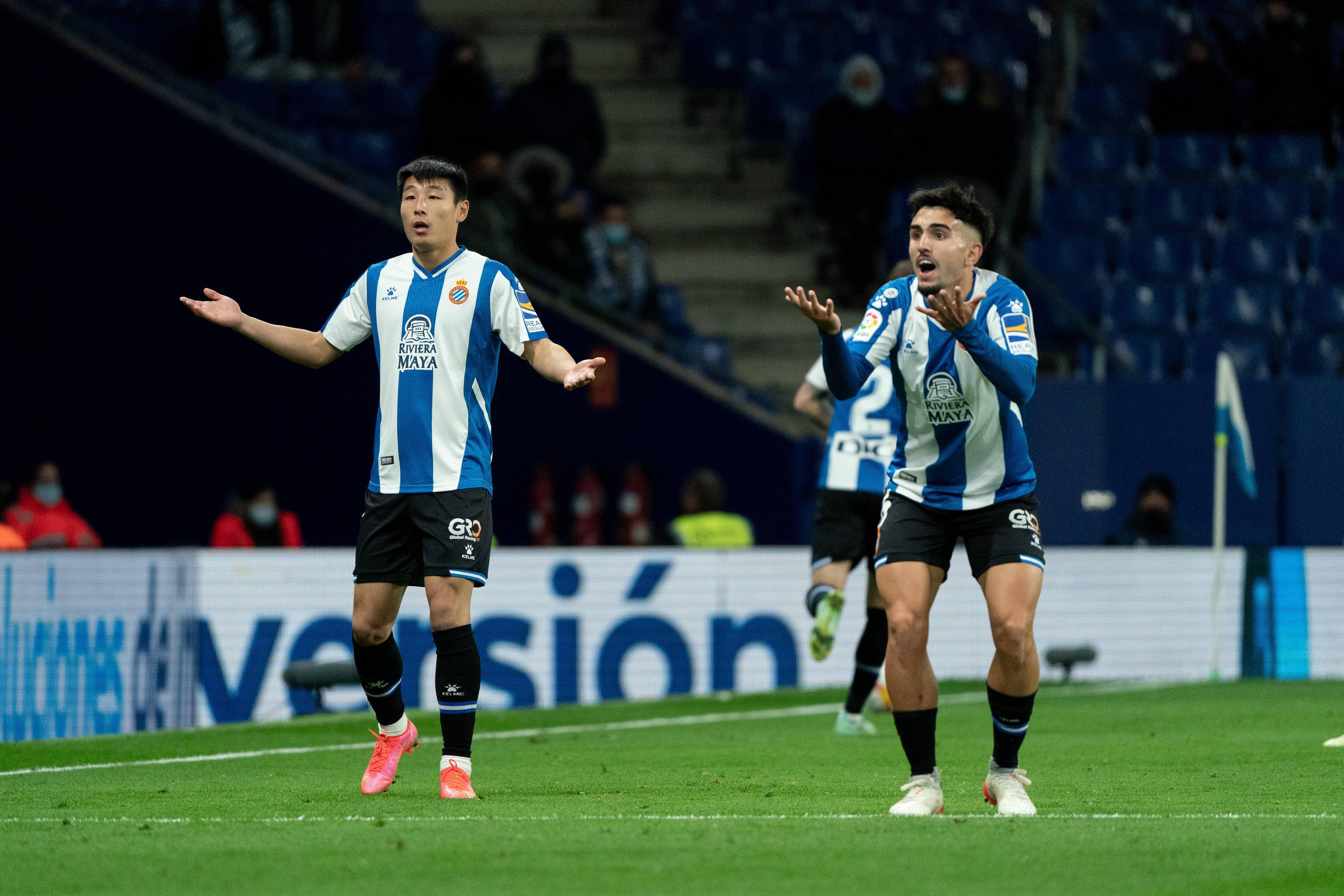 意大利遭遇西班牙淘汰,德甲局势紧张 意大利遭遇西班牙淘汰,德甲局势紧张