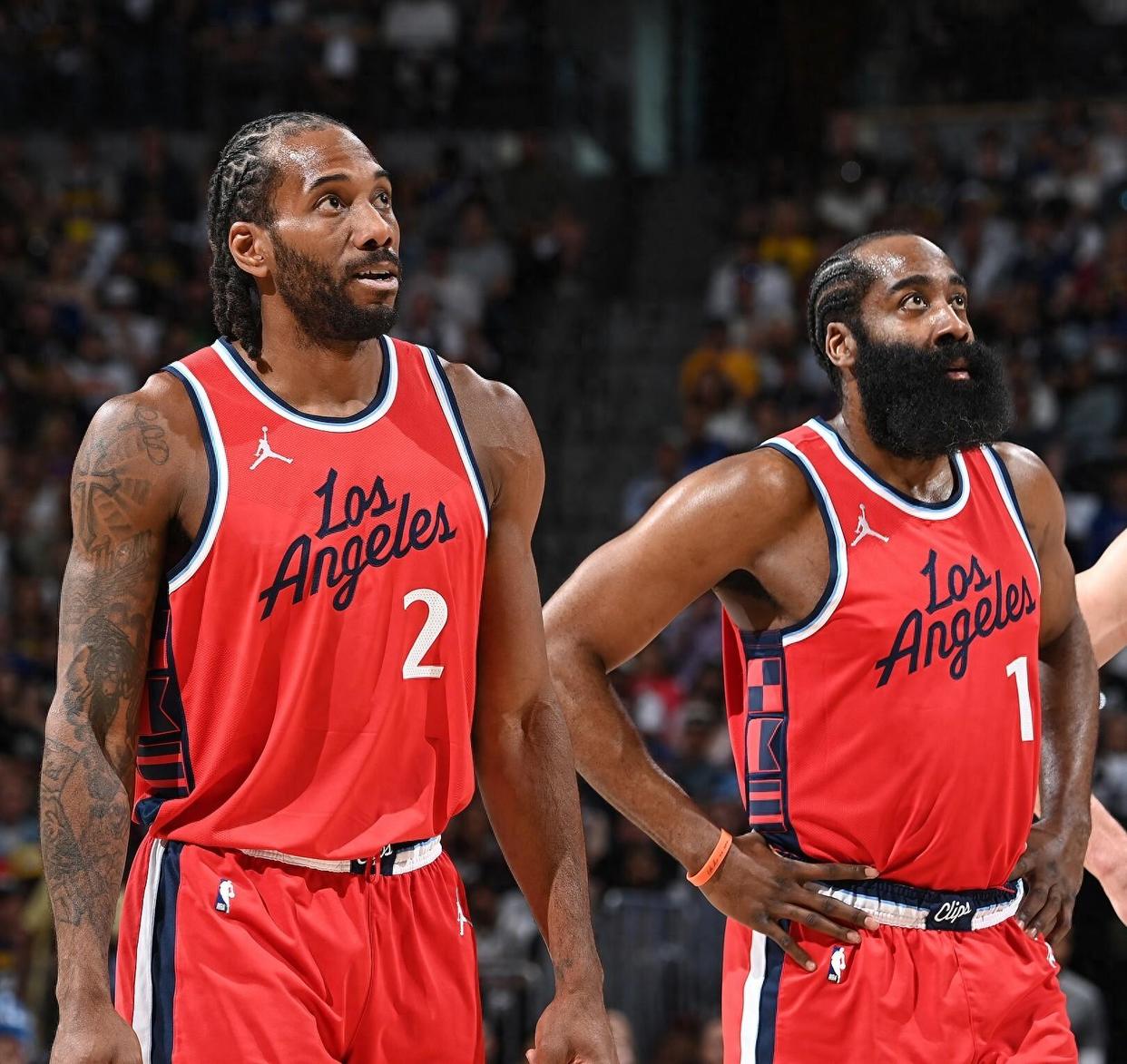 包含快船横扫掘金，领跑西部榜首的词条