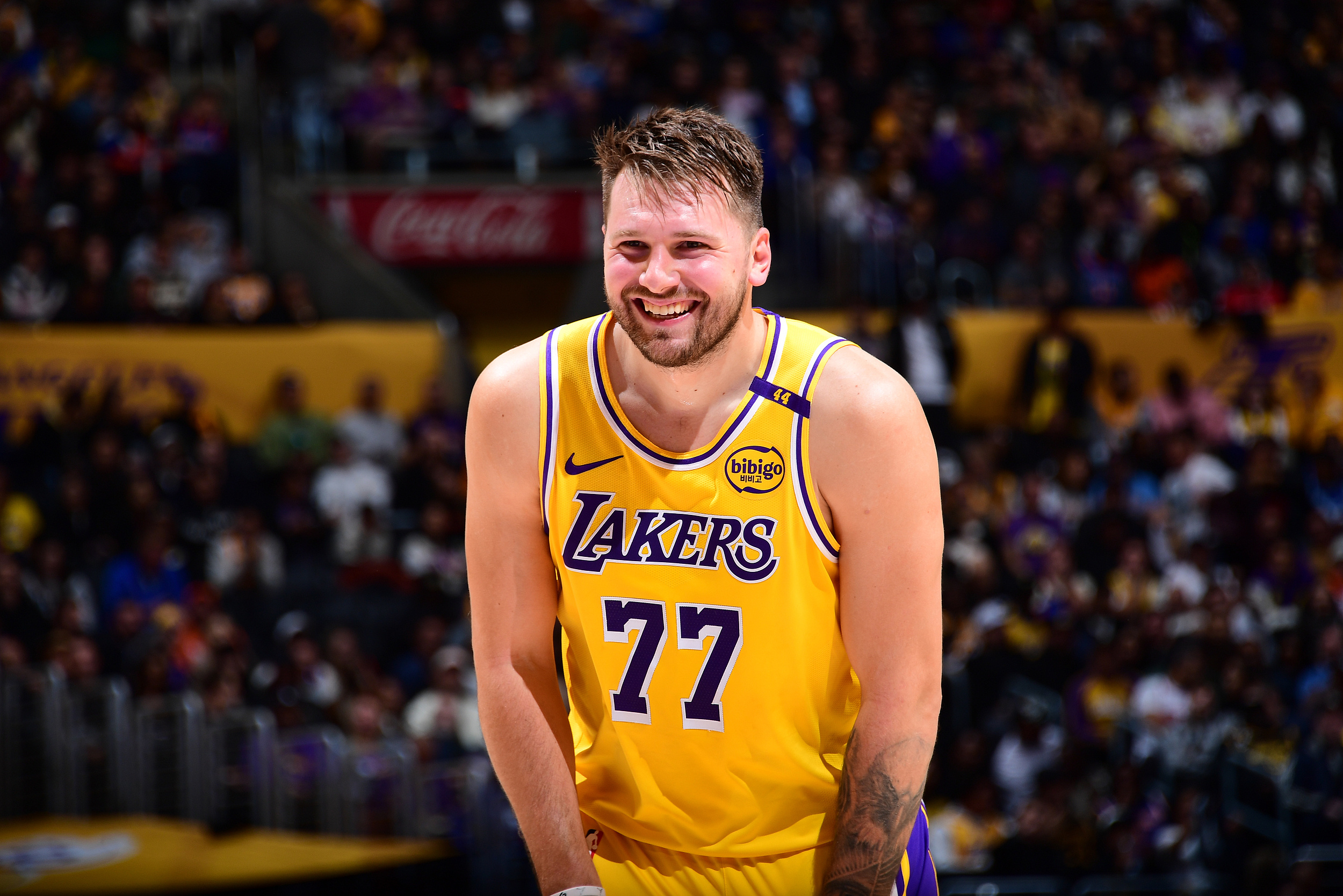 开云体育平台APP-湖人客场击败太阳，继续领跑西部