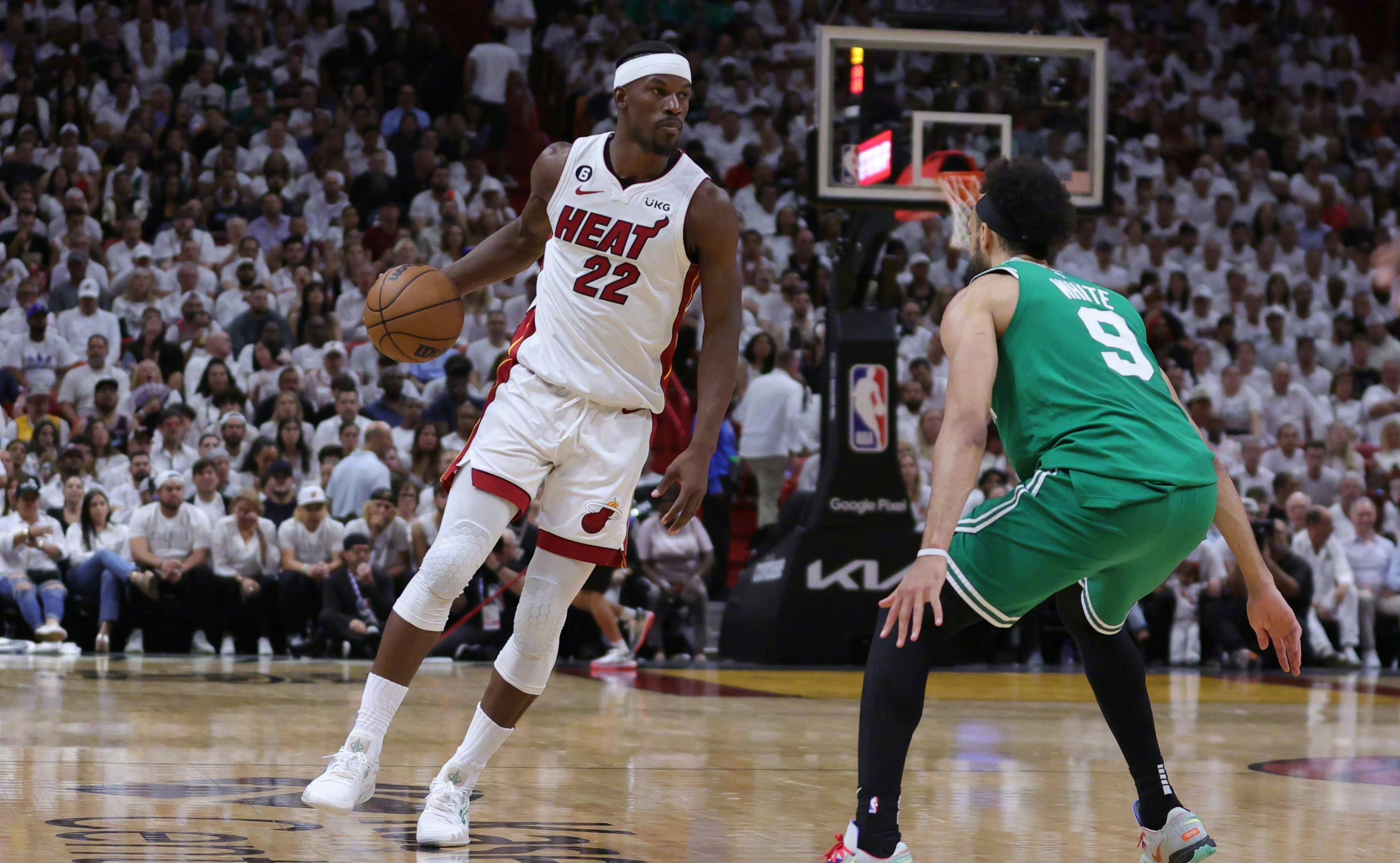 凯尔特人轻松击败公牛,继续领先东部 凯尔特人轻松击败公牛,继续领先东部