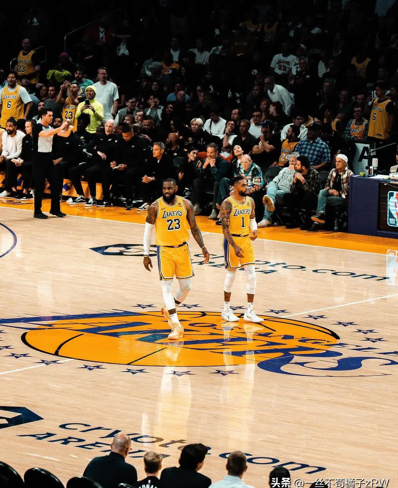 快船击败湖人,湖人遭遇连败 快船击败湖人,湖人遭遇连败