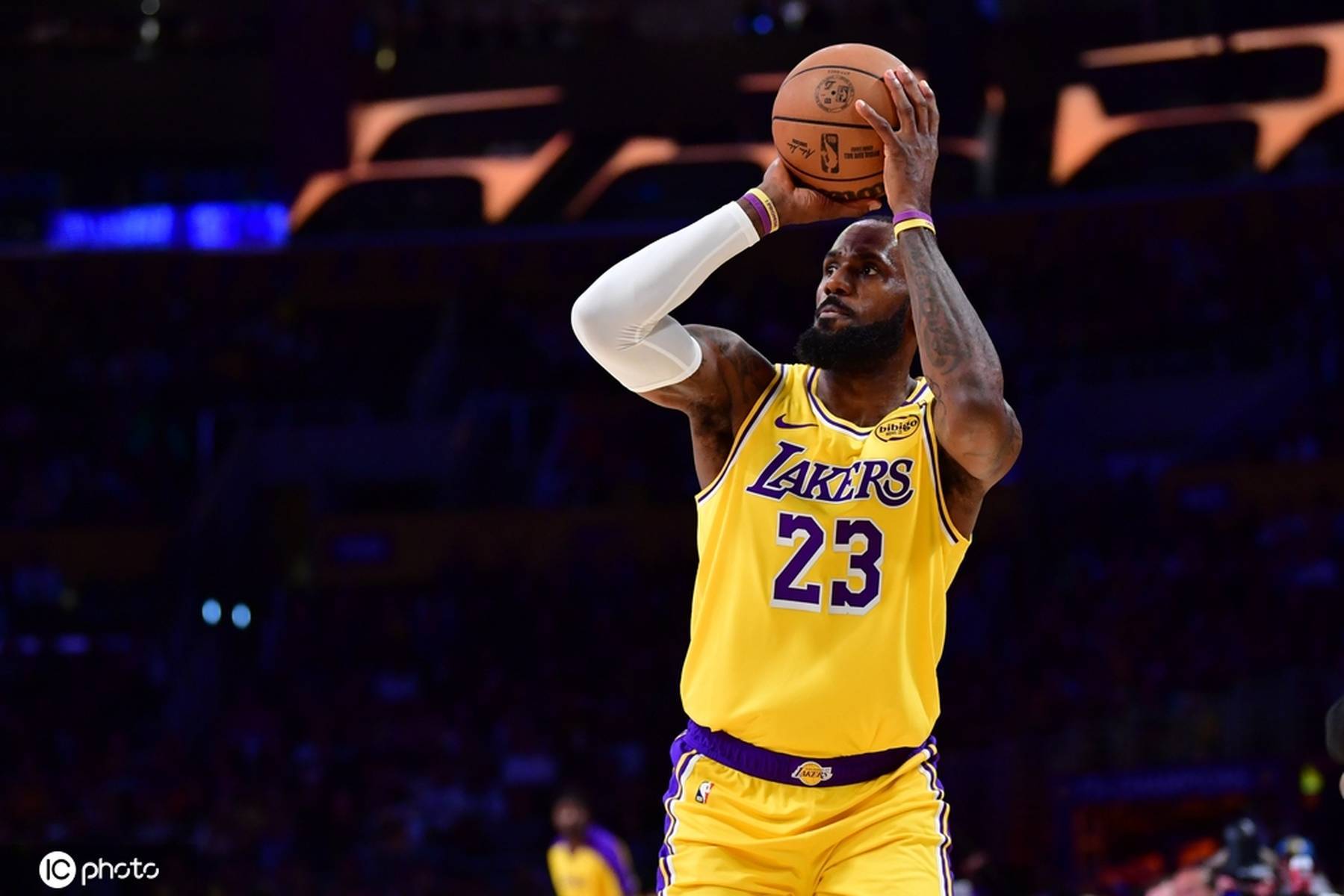 开云体育app-湖人力克凯尔特人，豪取连胜