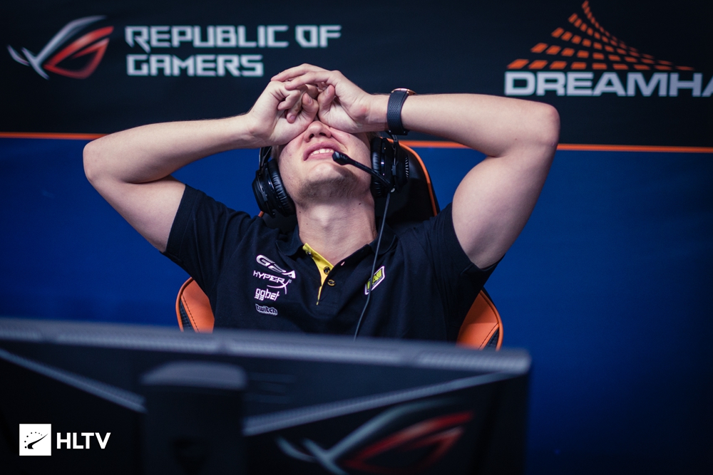 开云体育官方网站-包含惊天逆转！英雄联盟战队挺进四强的词条