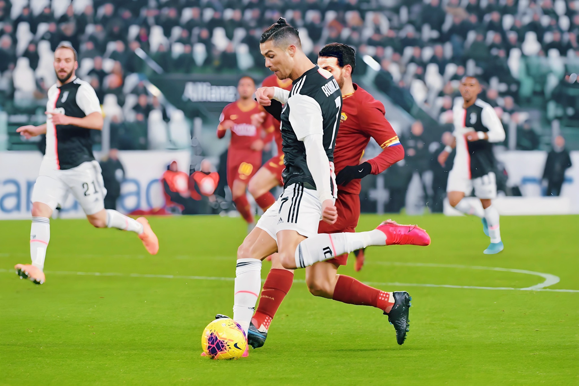 开云体育入口-皇马翻盘日本，C罗状态火热