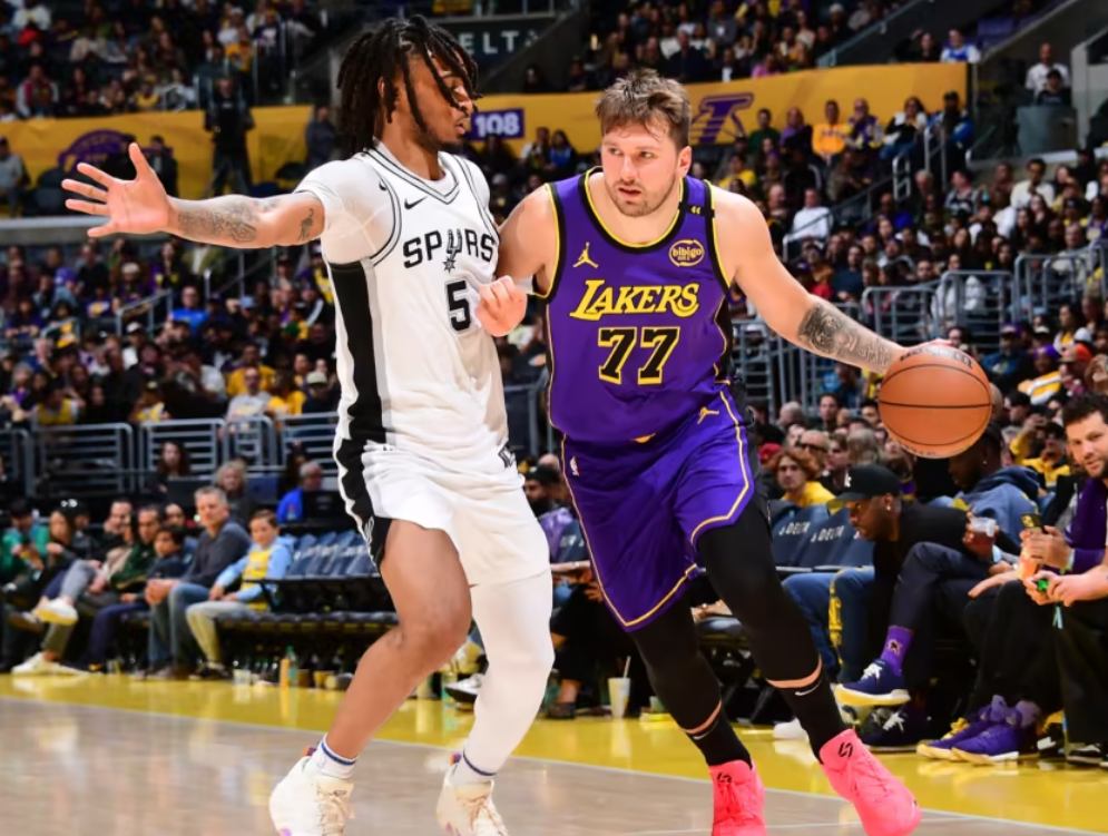 马刺完胜湖人，克莱刷新纪录