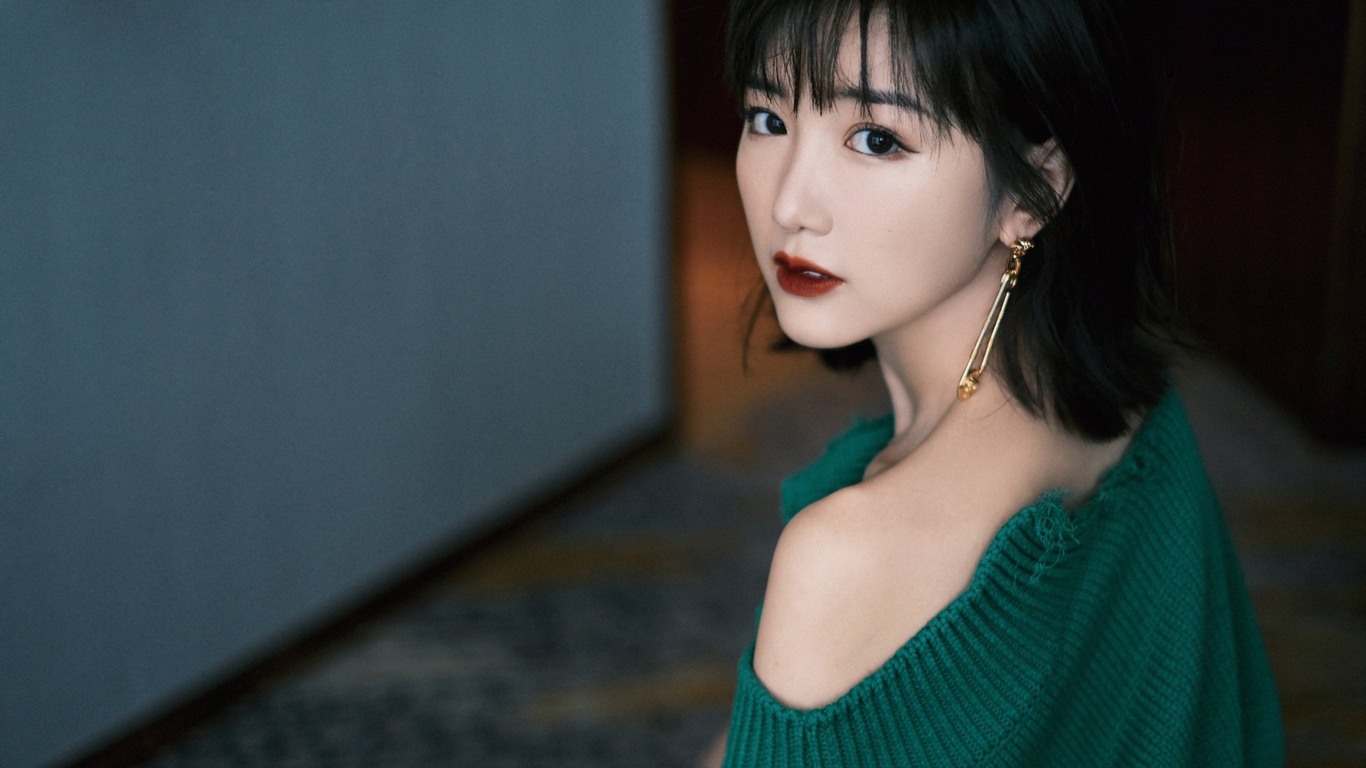 开云官网-双线狂飙，火箭鏖战上海队，米切尔F1揭幕战主宰赛道