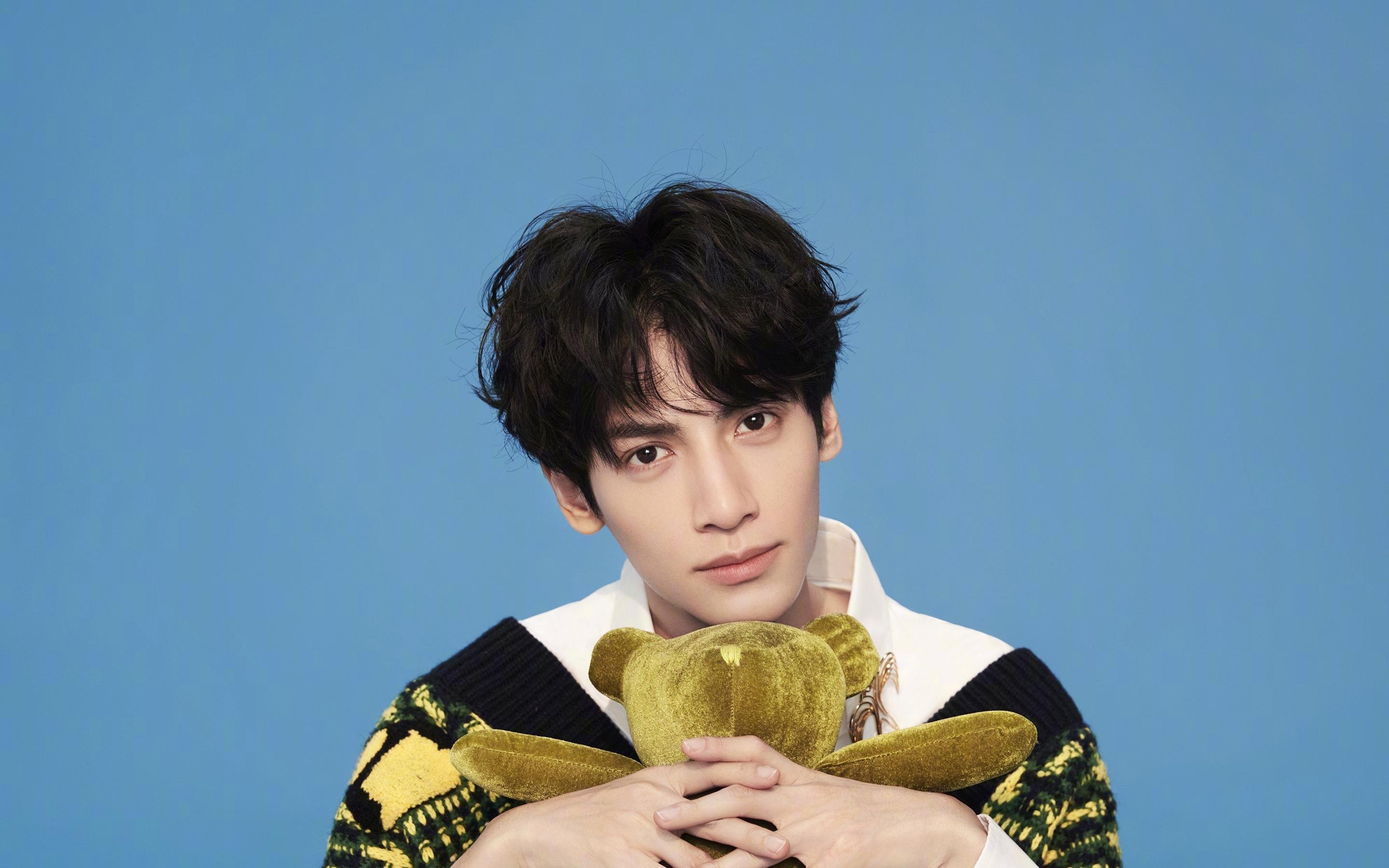 绿茵场与赛道,当足球打破边界,F1迎来新王