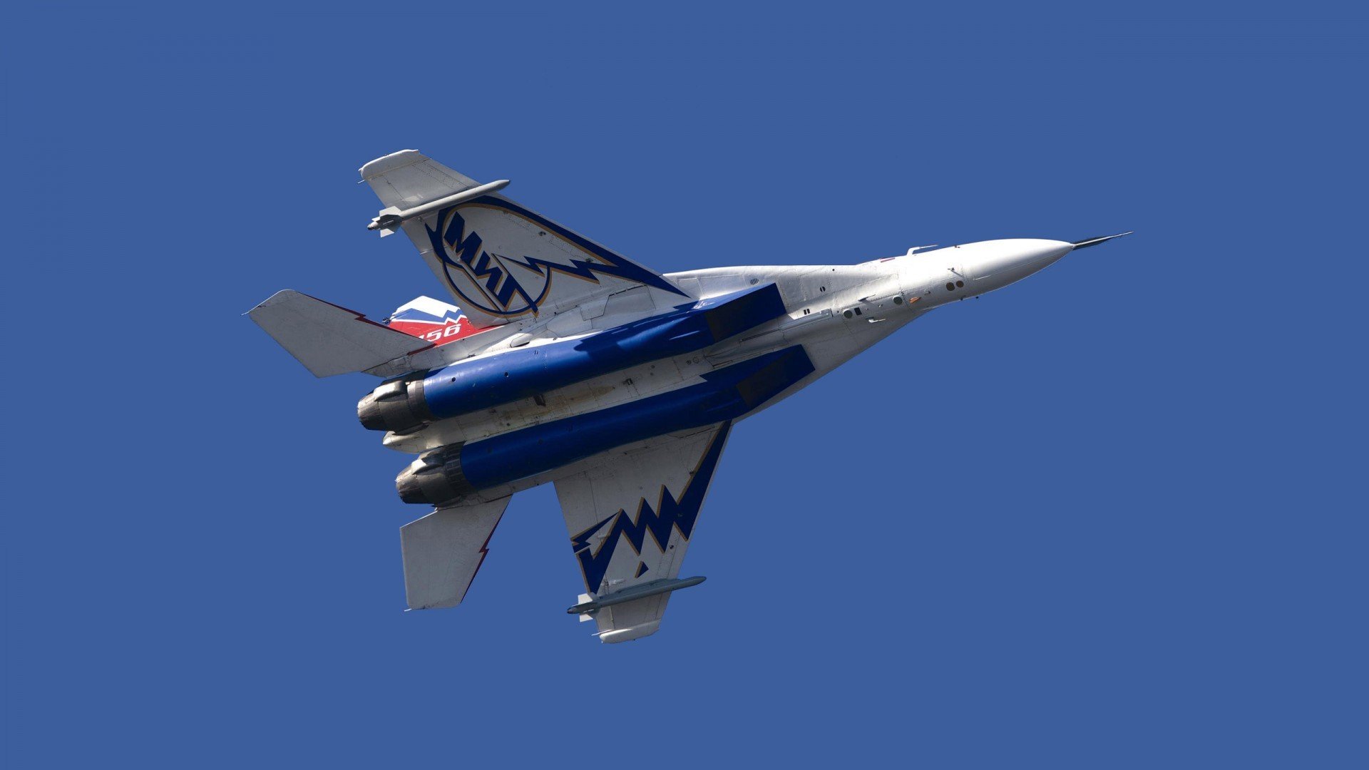 绿鹰振翅红牛惊魂，天神下凡孤胆定乾坤—当阿尔及利亚的逆转哲学遇见C罗的终极答案