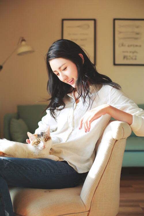 里程碑与封锁,迪亚斯的光辉与尤文的阴影—现代足坛的双城记